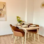 Golden Deer Apartment - 3 Schlafzimmer - Zentrum - 92M²
